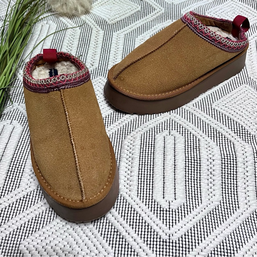 French Connection Cozy Tan Slip-On Mules with Red Trim